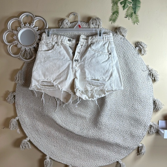 Cream wild fable ripped shorts - Picture 1 of 5